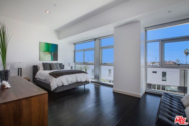 3111 Via Dolce 301, Marina Del Rey, CA 90292