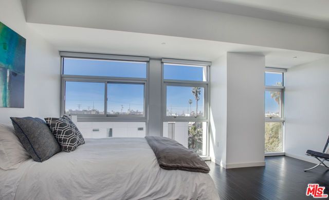 3111 Via Dolce 301, Marina Del Rey, CA 90292