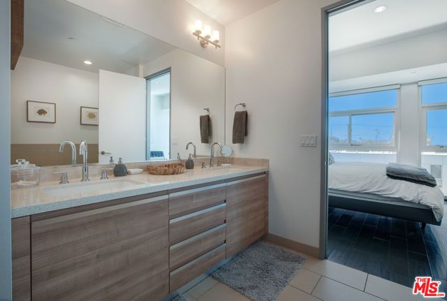 3111 Via Dolce 301, Marina Del Rey, CA 90292