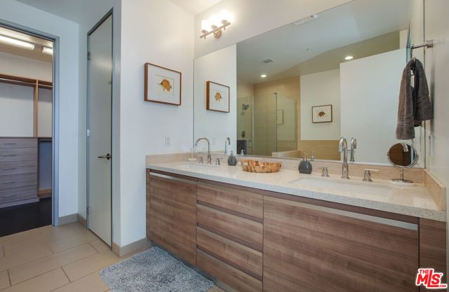 3111 Via Dolce 301, Marina Del Rey, CA 90292