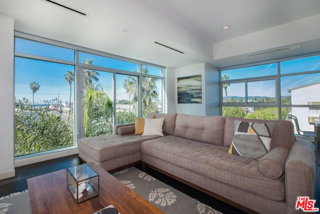 3111 Via Dolce 301, Marina Del Rey, CA 90292