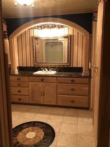 804 Alvin Street, El Campo, TX 77437