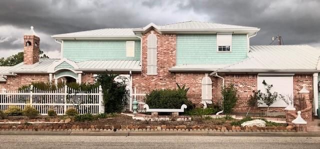 804 Alvin Street, El Campo, TX 77437