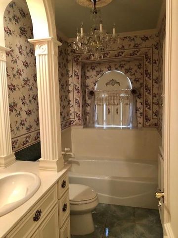 804 Alvin Street, El Campo, TX 77437