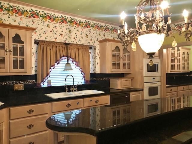 804 Alvin Street, El Campo, TX 77437