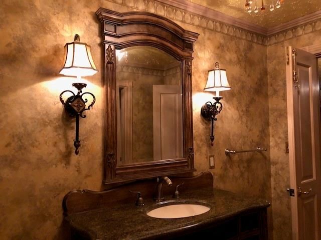 804 Alvin Street, El Campo, TX 77437