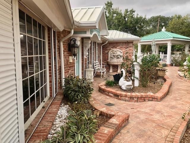 804 Alvin Street, El Campo, TX 77437