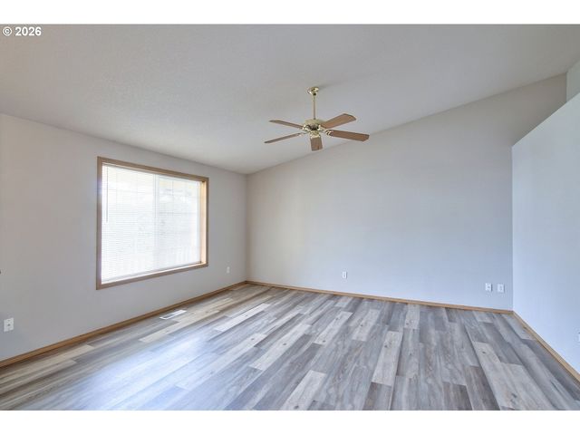 16305 Ne 37TH Cir, Vancouver, WA 98682