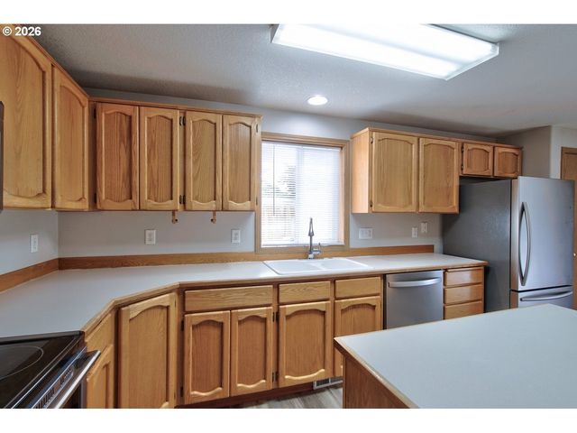 16305 Ne 37TH Cir, Vancouver, WA 98682