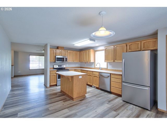 16305 Ne 37TH Cir, Vancouver, WA 98682