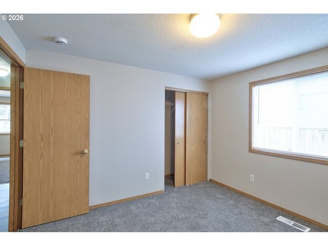 16305 Ne 37TH Cir, Vancouver, WA 98682