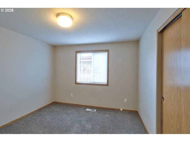 16305 Ne 37TH Cir, Vancouver, WA 98682