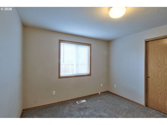 16305 Ne 37TH Cir, Vancouver, WA 98682