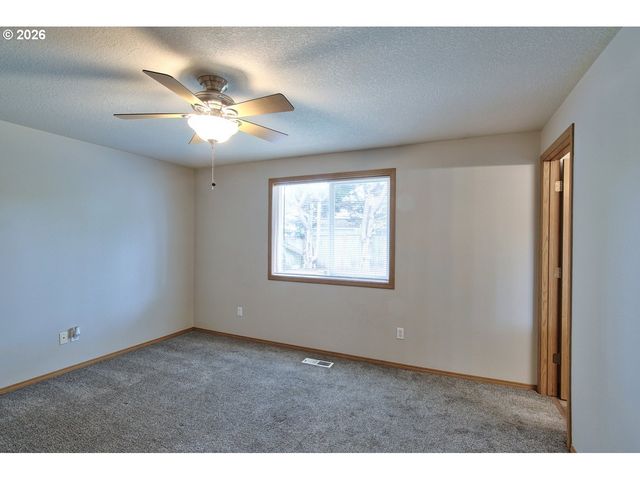 16305 Ne 37TH Cir, Vancouver, WA 98682