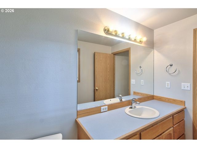 16305 Ne 37TH Cir, Vancouver, WA 98682