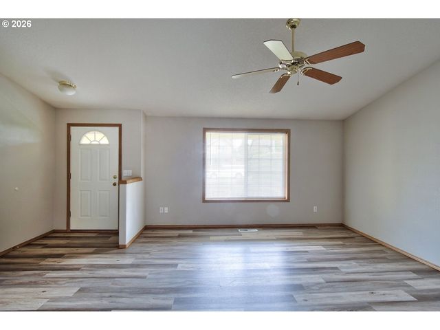 16305 Ne 37TH Cir, Vancouver, WA 98682