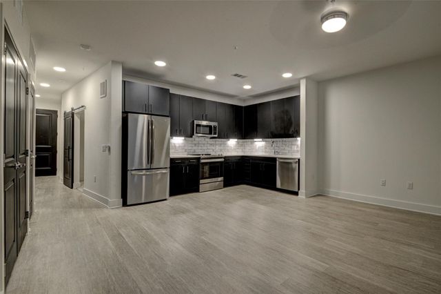 6400 Washington Avenue 319, Houston, TX 77007