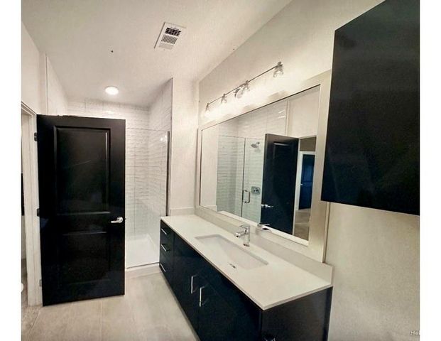 6400 Washington Avenue 319, Houston, TX 77007