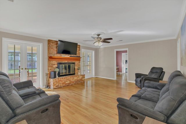 1825 Rikisha Ln, Beaumont, TX 77706