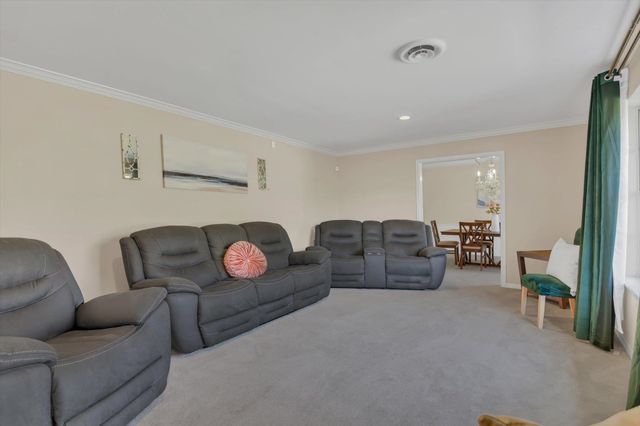 1825 Rikisha Ln, Beaumont, TX 77706