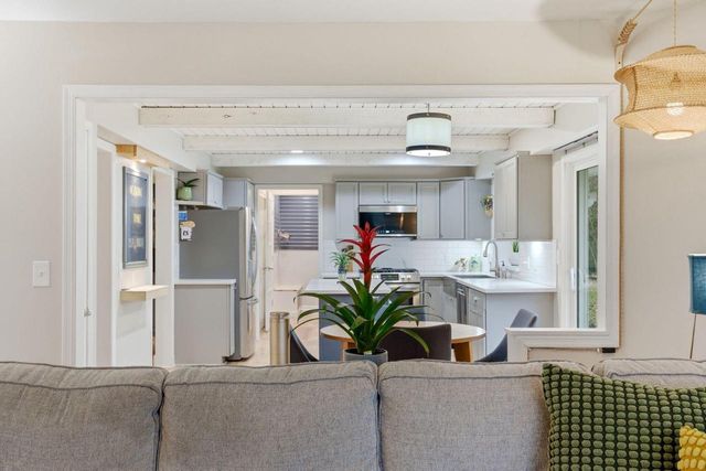 S83W32784 N Oak Tree COURT, Mukwonago, WI 53149