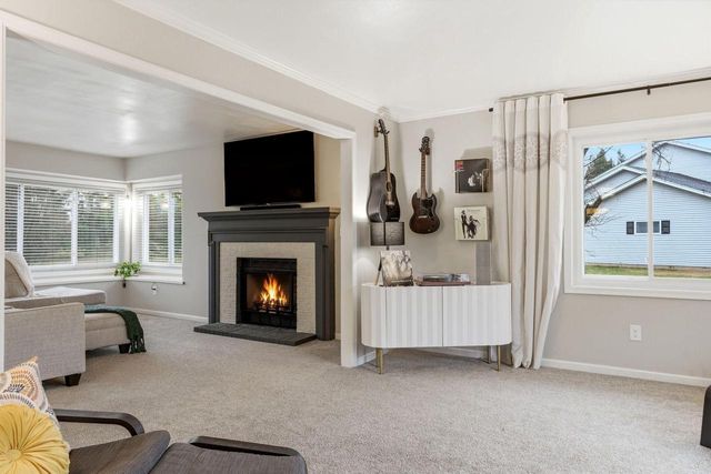 S83W32784 N Oak Tree COURT, Mukwonago, WI 53149