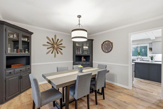 S83W32784 N Oak Tree COURT, Mukwonago, WI 53149