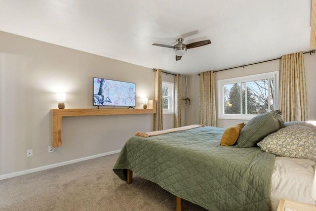 S83W32784 N Oak Tree COURT, Mukwonago, WI 53149