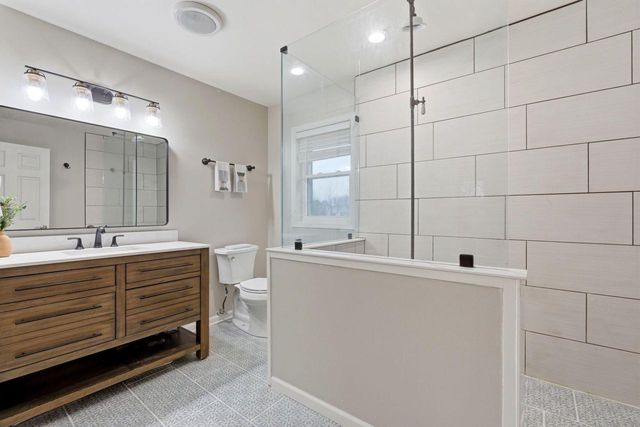 S83W32784 N Oak Tree COURT, Mukwonago, WI 53149