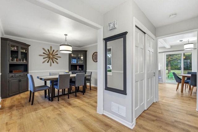 S83W32784 N Oak Tree COURT, Mukwonago, WI 53149