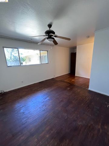 51 Elysian Fields Dr, Oakland, CA 94605