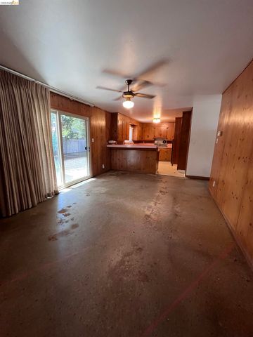 51 Elysian Fields Dr, Oakland, CA 94605
