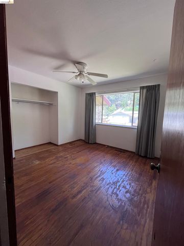 51 Elysian Fields Dr, Oakland, CA 94605