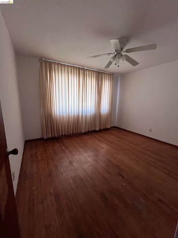 51 Elysian Fields Dr, Oakland, CA 94605