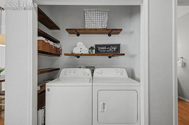 6958 Los Reyes Circle, Colorado Springs, CO 80918