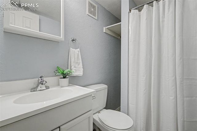 6958 Los Reyes Circle, Colorado Springs, CO 80918