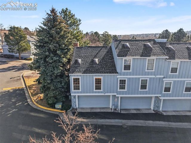 6958 Los Reyes Circle, Colorado Springs, CO 80918