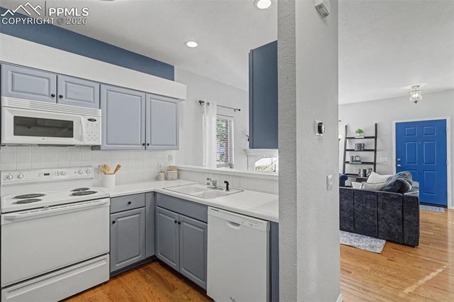 6958 Los Reyes Circle, Colorado Springs, CO 80918