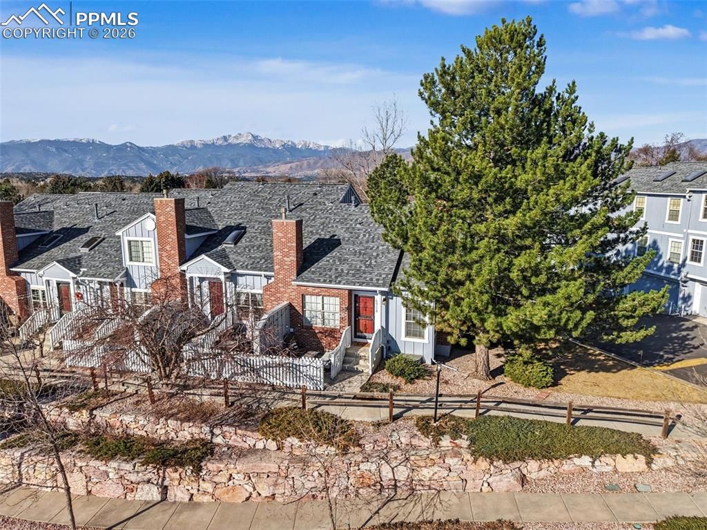 6958 Los Reyes Circle, Colorado Springs, CO 80918