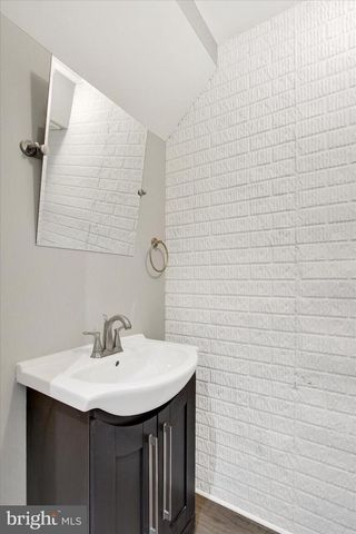 1229 LEDGE DR, York, PA 17408