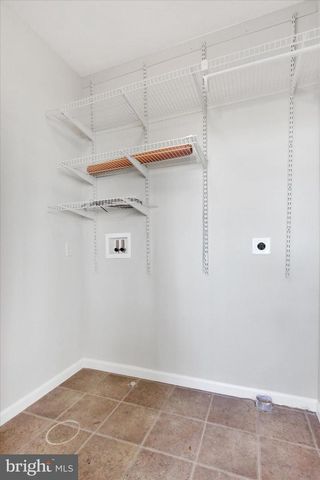 1229 LEDGE DR, York, PA 17408