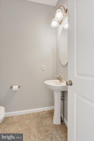 1229 LEDGE DR, York, PA 17408