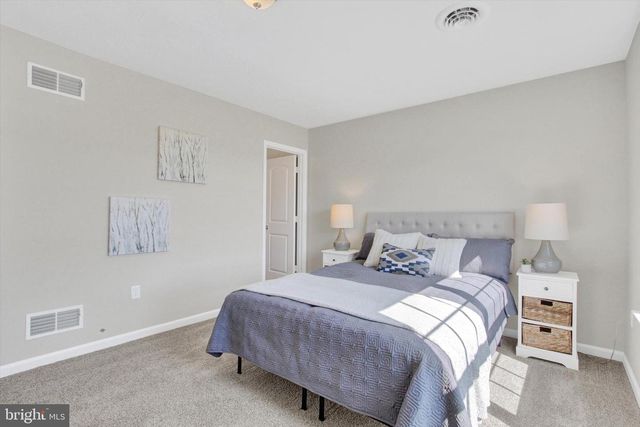 1229 LEDGE DR, York, PA 17408