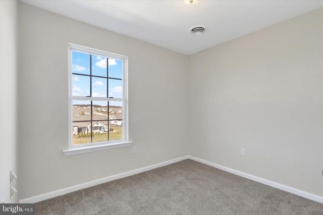 1229 LEDGE DR, York, PA 17408