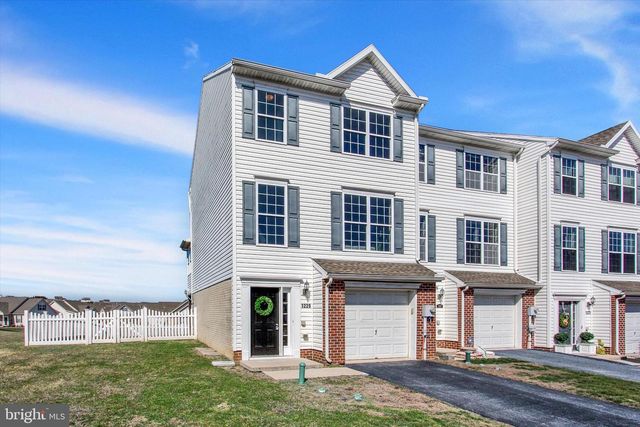 1229 LEDGE DR, York, PA 17408