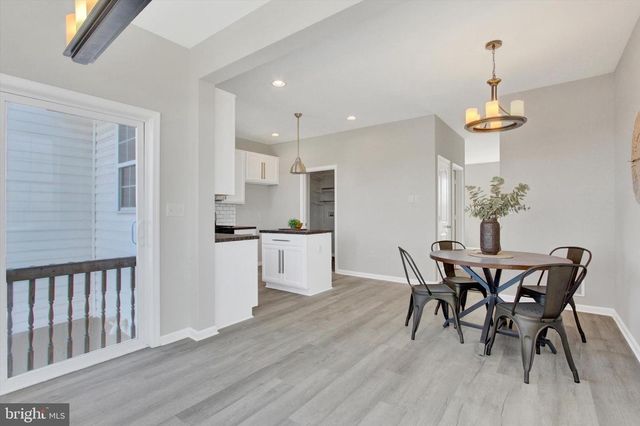 1229 LEDGE DR, York, PA 17408