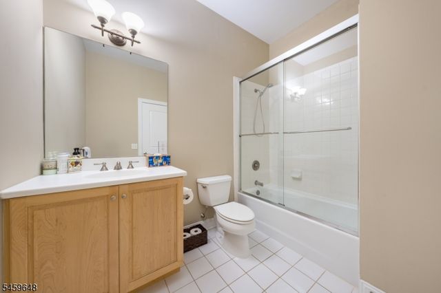1403 Town Center Way, Livingston Twp., NJ 07039