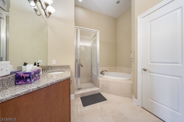1403 Town Center Way, Livingston Twp., NJ 07039