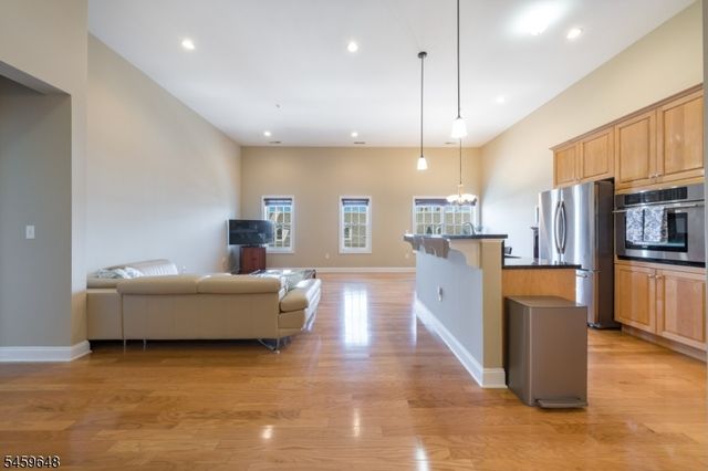 1403 Town Center Way, Livingston Twp., NJ 07039