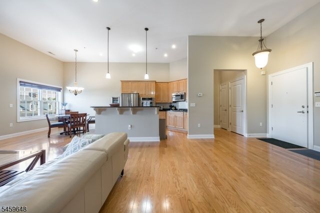 1403 Town Center Way, Livingston Twp., NJ 07039